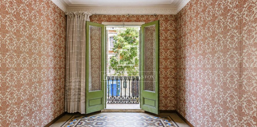 Apartamento de 5 dormitorios en venta en Barcelona, Cataluña, Spain № 8856
