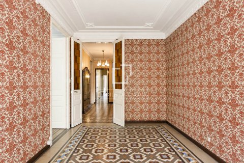 Apartamento de 5 dormitorios en venta en Barcelona, Cataluña, Spain № 8856 - foto 29