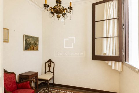 Apartamento de 5 dormitorios en venta en Barcelona, Cataluña, Spain № 8856 - foto 3