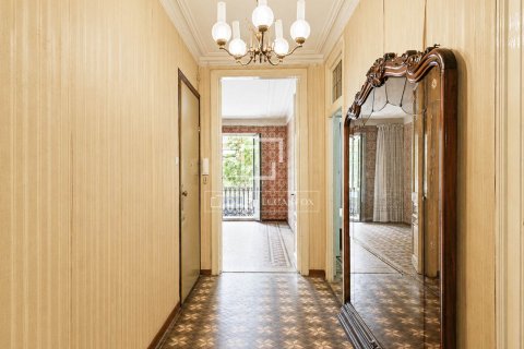 Apartamento de 5 dormitorios en venta en Barcelona, Cataluña, Spain № 8856 - foto 21