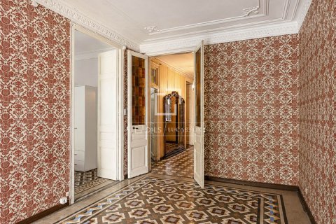 Apartamento de 5 dormitorios en venta en Barcelona, Cataluña, Spain № 8856 - foto 28