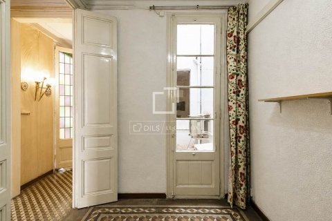 Apartamento de 5 dormitorios en venta en Barcelona, Cataluña, Spain № 8856 - foto 4