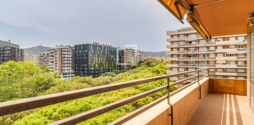 4 bedrooms apartment for sale in Barcelona, Catalonia, Spain № 8854
