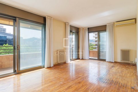 4 bedrooms apartment for sale in Barcelona, Catalonia, Spain № 8854 - photo 24