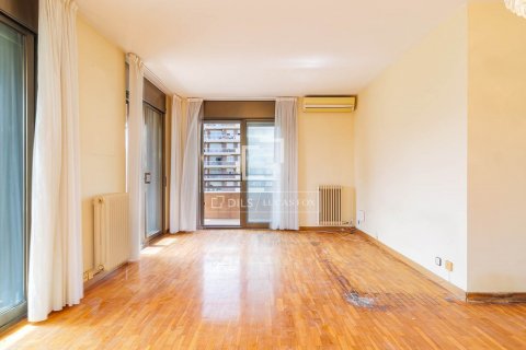 4 bedrooms apartment for sale in Barcelona, Catalonia, Spain № 8854 - photo 22