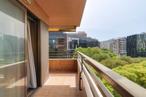 4 bedrooms apartment for sale in Barcelona, Catalonia, Spain № 8854 - photo 14
