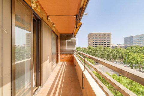 4 bedrooms apartment for sale in Barcelona, Catalonia, Spain № 8854 - photo 15