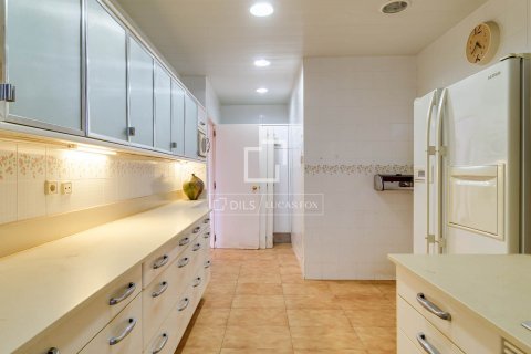 4 bedrooms apartment for sale in Barcelona, Catalonia, Spain № 8854 - photo 10