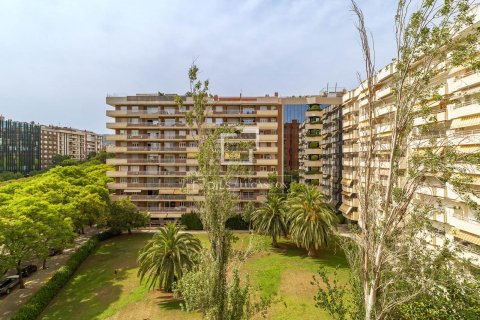 4 bedrooms apartment for sale in Barcelona, Catalonia, Spain № 8854 - photo 17