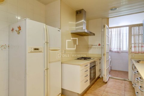 4 bedrooms apartment for sale in Barcelona, Catalonia, Spain № 8854 - photo 11
