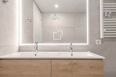 4 bedrooms apartment for sale in Barcelona, Catalonia, Spain № 8858 - photo 5