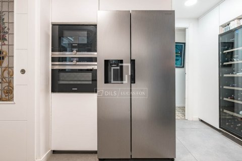 4 bedrooms apartment for sale in Barcelona, Catalonia, Spain № 8858 - photo 11