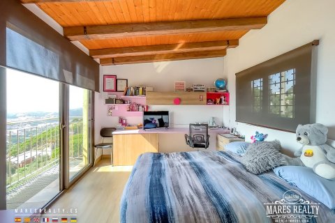 Villa de 13 dormitorios en venta en Lloret de Mar, Gerona, Cataluña, Spain № 1305 - foto 12