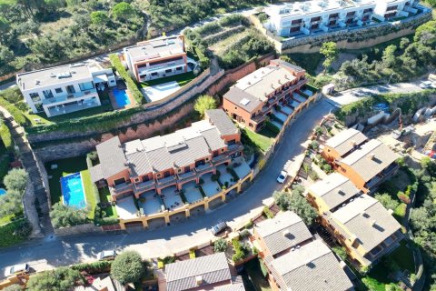 Casa adosada de 3 dormitorios en venta en Begur, Gerona, Cataluña, Spain № 1310 - foto 2