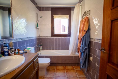 Casa adosada de 3 dormitorios en venta en Begur, Gerona, Cataluña, Spain № 1310 - foto 15