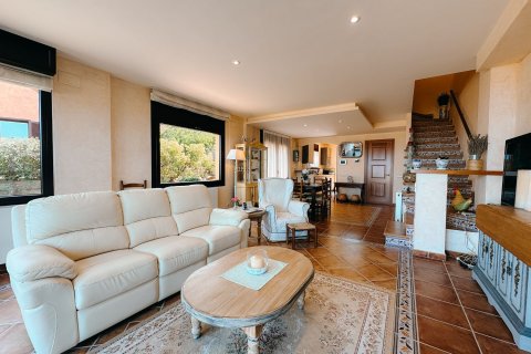 Casa adosada de 3 dormitorios en venta en Begur, Gerona, Cataluña, Spain № 1310 - foto 5