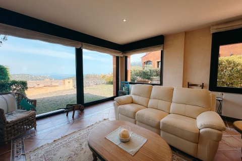 Casa adosada de 3 dormitorios en venta en Begur, Gerona, Cataluña, Spain № 1310 - foto 4