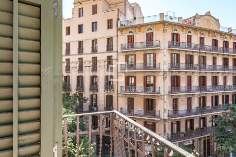 2 bedrooms apartment for sale in Barcelona, Catalonia, Spain № 7173 - photo 18