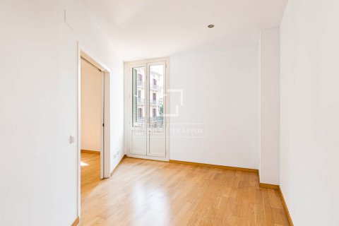 2 bedrooms apartment for sale in Barcelona, Catalonia, Spain № 7173 - photo 27