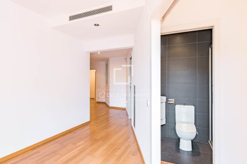 2 bedrooms apartment for sale in Barcelona, Catalonia, Spain № 7173 - photo 14