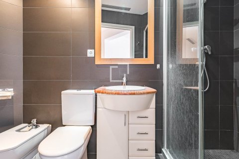 2 bedrooms apartment for sale in Barcelona, Catalonia, Spain № 7173 - photo 12