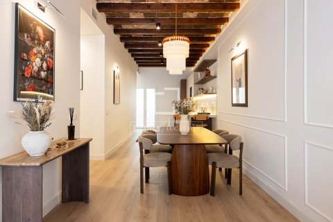 Apartamento de 3 dormitorios en venta en Barcelona, Cataluña, Spain № 7169 - foto 22