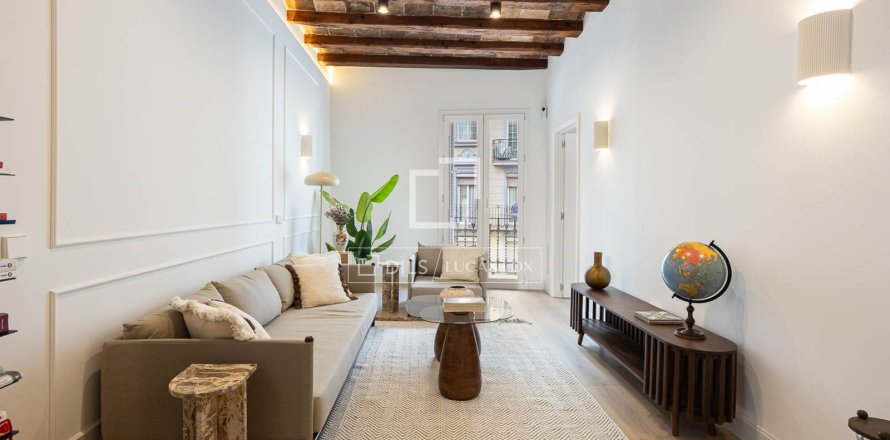 Apartamento de 3 dormitorios en venta en Barcelona, Cataluña, Spain № 7169
