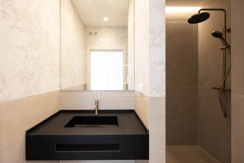 Apartamento de 3 dormitorios en venta en Barcelona, Cataluña, Spain № 7169 - foto 15