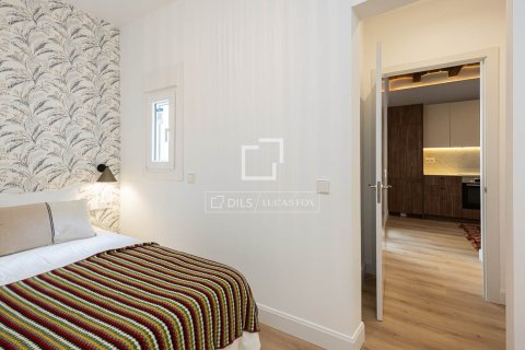 Apartamento de 3 dormitorios en venta en Barcelona, Cataluña, Spain № 7169 - foto 20