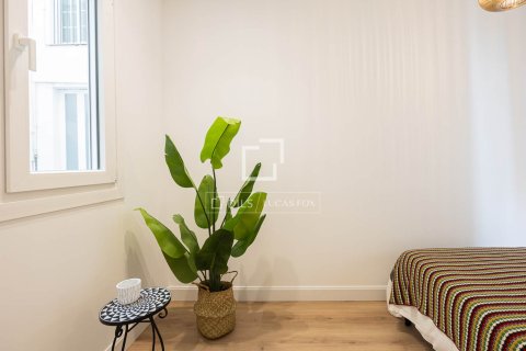 Apartamento de 3 dormitorios en venta en Barcelona, Cataluña, Spain № 7169 - foto 3