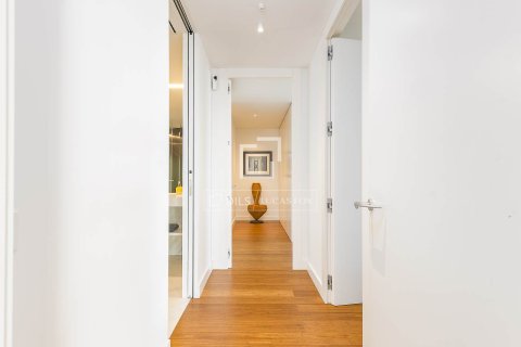 Apartamento de 3 dormitorios en venta en Barcelona, Cataluña, Spain № 6519 - foto 23