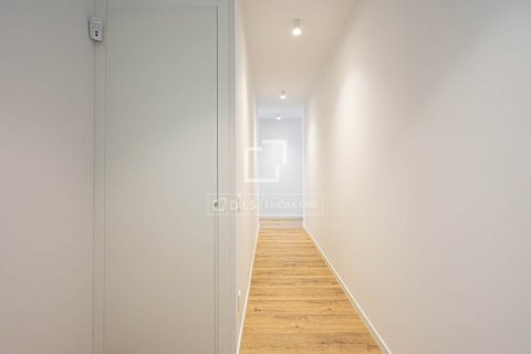 3 bedrooms apartment for sale in Barcelona, Catalonia, Spain № 4399 - photo 20