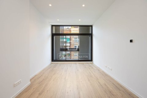 Apartamento de 3 dormitorios en venta en Barcelona, Cataluña, Spain № 4399