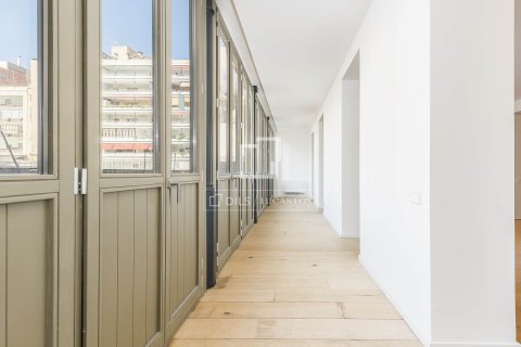 Купить квартиру в Барселона, Испания с 2 спальни, 150м², № 4401 - фото 13