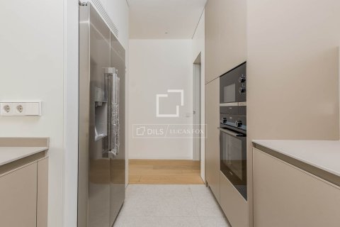 Купить квартиру в Барселона, Испания с 2 спальни, 150м², № 4401 - фото 11
