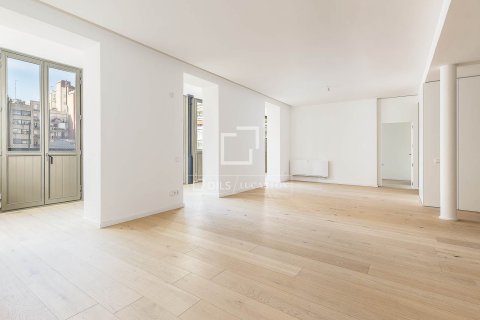 2 bedrooms apartment for sale in Barcelona, Catalonia, Spain № 4401
