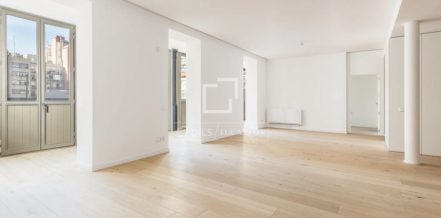 Квартира с 2 спальнями в Барселоне, Каталония, Испания № 4401