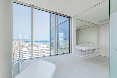 Apartamento de 4 dormitorios en venta en Barcelona, Cataluña, Spain № 3596 - foto 4