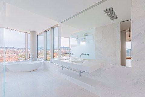 Apartamento de 4 dormitorios en venta en Barcelona, Cataluña, Spain № 3596 - foto 3