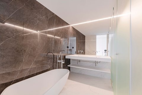 Apartamento de 4 dormitorios en venta en Barcelona, Cataluña, Spain № 3596 - foto 11