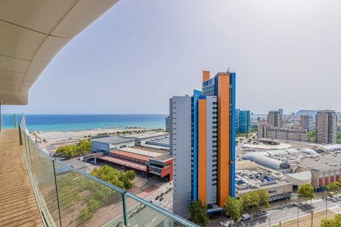 Apartamento de 4 dormitorios en venta en Barcelona, Cataluña, Spain № 3596 - foto 23