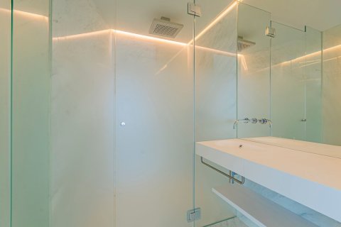 Apartamento de 4 dormitorios en venta en Barcelona, Cataluña, Spain № 3596 - foto 25