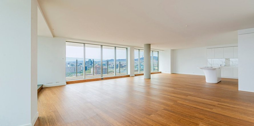 Apartamento de 4 dormitorios en venta en Barcelona, Cataluña, Spain № 3596
