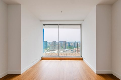 Apartamento de 4 dormitorios en venta en Barcelona, Cataluña, Spain № 3596 - foto 8
