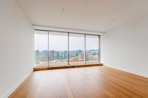 Apartamento de 4 dormitorios en venta en Barcelona, Cataluña, Spain № 3596 - foto 13