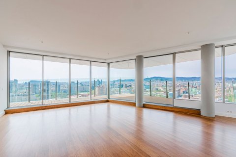 Apartamento de 4 dormitorios en venta en Barcelona, Cataluña, Spain № 3596 - foto 7