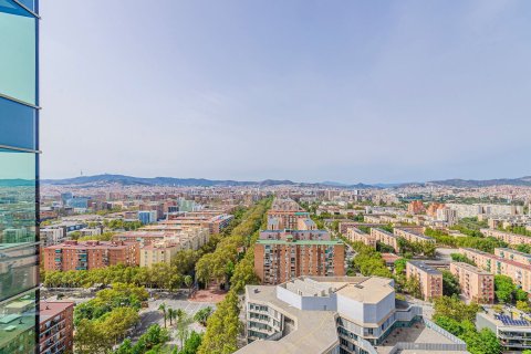 Apartamento de 4 dormitorios en venta en Barcelona, Cataluña, Spain № 3596 - foto 26