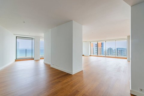 Apartamento de 4 dormitorios en venta en Barcelona, Cataluña, Spain № 3596 - foto 16
