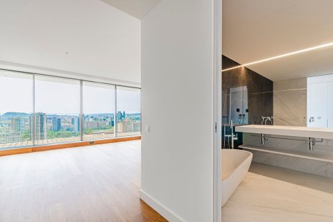 Apartamento de 4 dormitorios en venta en Barcelona, Cataluña, Spain № 3596 - foto 14