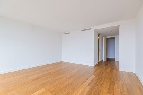 Apartamento de 4 dormitorios en venta en Barcelona, Cataluña, Spain № 3596 - foto 12